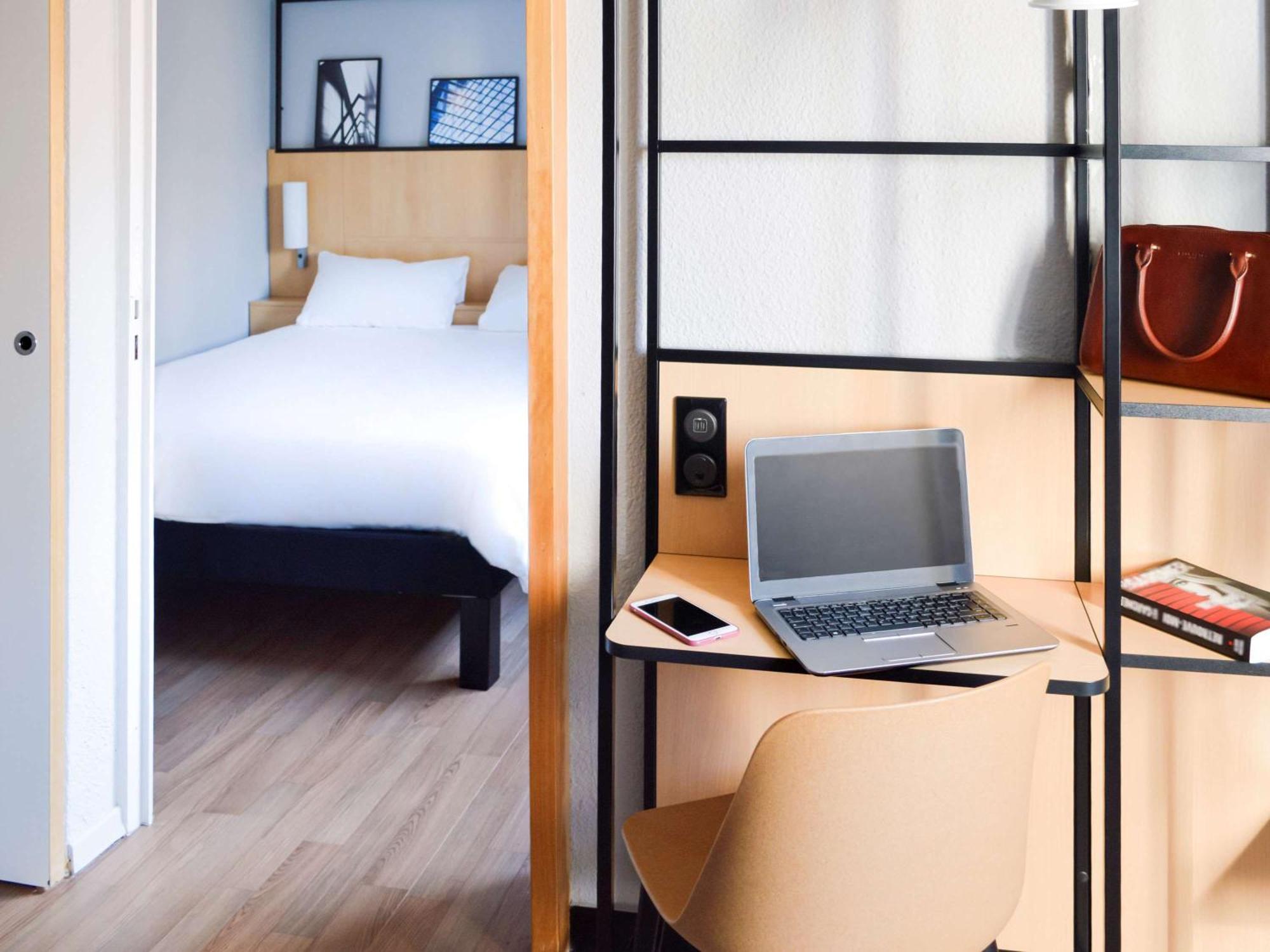 Ibis Tour Eiffel Cambronne 15ème Hotel 3*