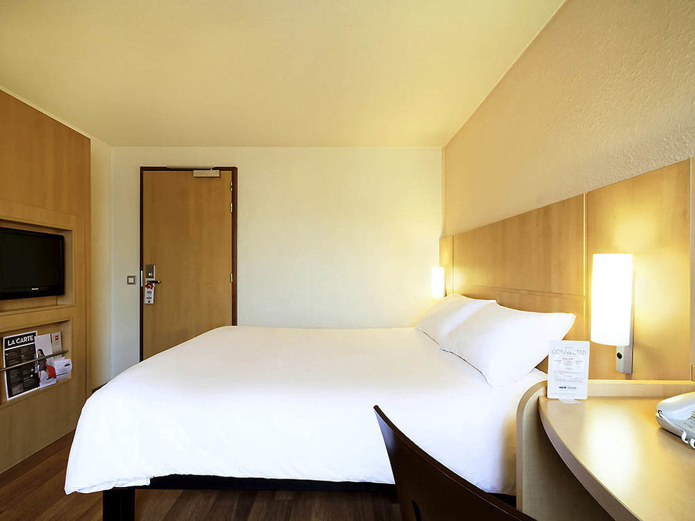 Ibis Tour Eiffel Cambronne 15ème Hotel 3*